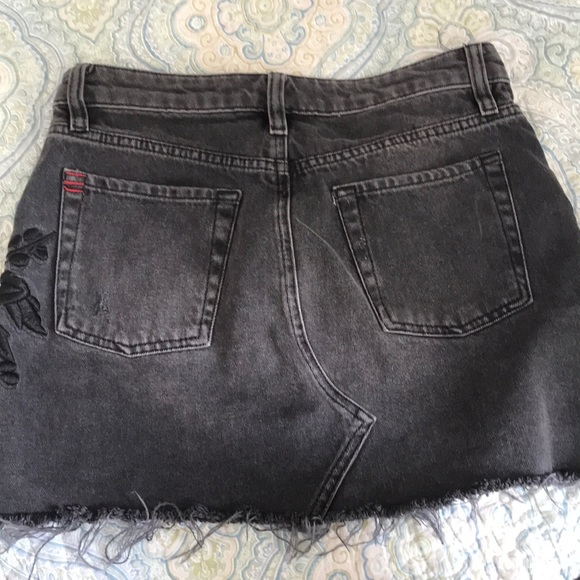 BDG denim mini skirt high waisted sz s embroidered - Picture 4 of 4